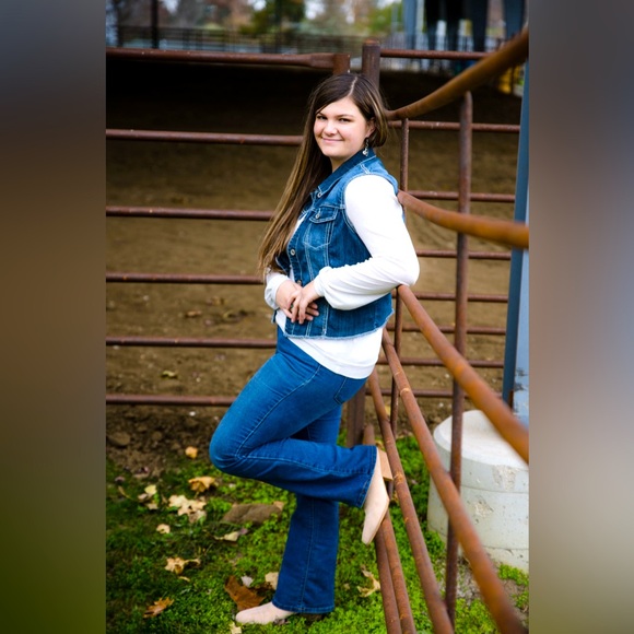 Meet your Posher, Ruthie - Picture 1 of 1